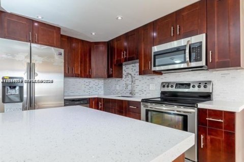 Copropriété à louer à North Miami, Floride: 1 chambre, 68.75 m2 № 2076038 - photo 12