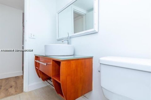 Copropriété à louer à North Miami, Floride: 1 chambre, 68.75 m2 № 2076038 - photo 14