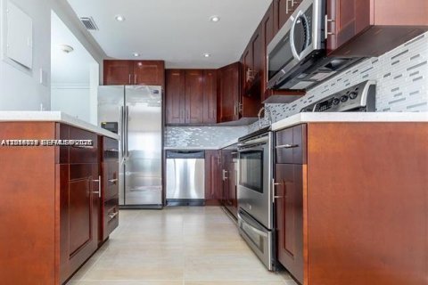 Copropriété à louer à North Miami, Floride: 1 chambre, 68.75 m2 № 2076038 - photo 8