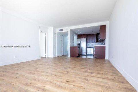 Copropriété à louer à North Miami, Floride: 1 chambre, 68.75 m2 № 2076038 - photo 4