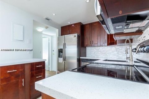 Copropriété à louer à North Miami, Floride: 1 chambre, 68.75 m2 № 2076038 - photo 10