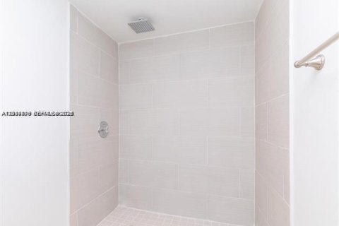 Copropriété à louer à North Miami, Floride: 1 chambre, 68.75 m2 № 2076038 - photo 17