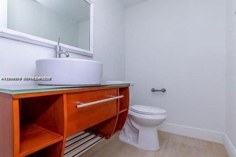 Copropriété à louer à North Miami, Floride: 1 chambre, 68.75 m2 № 2076038 - photo 13