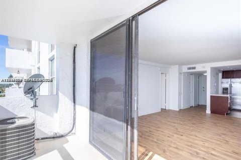 Copropriété à louer à North Miami, Floride: 1 chambre, 68.75 m2 № 2076038 - photo 24
