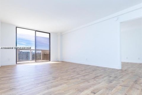 Copropriété à louer à North Miami, Floride: 1 chambre, 68.75 m2 № 2076038 - photo 3
