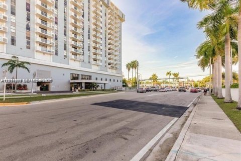 Copropriété à louer à North Miami, Floride: 1 chambre, 68.75 m2 № 2076038 - photo 27