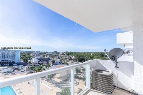 Copropriété à louer à North Miami, Floride: 1 chambre, 68.75 m2 № 2076038 - photo 25