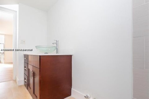 Copropriété à louer à North Miami, Floride: 1 chambre, 68.75 m2 № 2076038 - photo 16