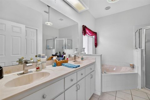 House in Leesburg, Florida 2 bedrooms, 204.38 sq.m. № 2347081 - photo 25