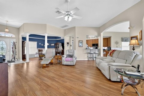 House in Leesburg, Florida 2 bedrooms, 204.38 sq.m. № 2347081 - photo 13