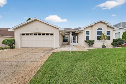 House in Leesburg, Florida 2 bedrooms, 204.38 sq.m. № 2347081 - photo 3