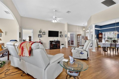 House in Leesburg, Florida 2 bedrooms, 204.38 sq.m. № 2347081 - photo 12