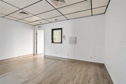 Immobilier commercial à louer à Clermont, Floride: 267.56 m2 № 2422716 - photo 22