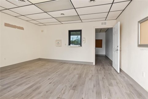 Immobilier commercial à louer à Clermont, Floride: 267.56 m2 № 2422716 - photo 11