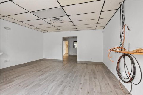 Immobilier commercial à louer à Clermont, Floride: 267.56 m2 № 2422716 - photo 24