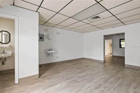 Immobilier commercial à louer à Clermont, Floride: 267.56 m2 № 2422716 - photo 23