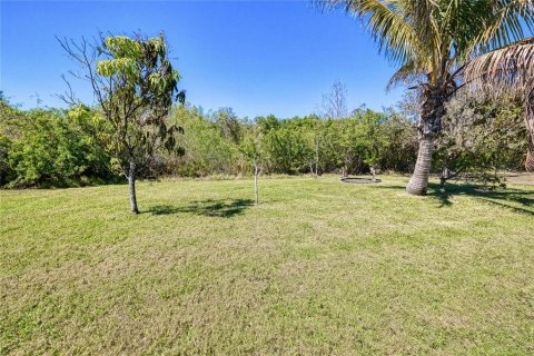 House in Punta Gorda, Florida 4 bedrooms, 199.28 sq.m. № 1832612 - photo 13
