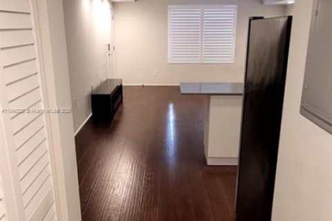 Appartement à louer à Miami Beach, Floride: 1 chambre, 344.2 m2 № 1946880 - photo 6