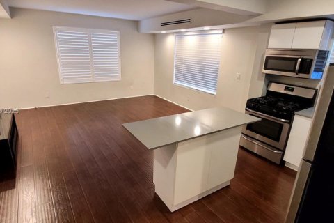 Appartement à louer à Miami Beach, Floride: 1 chambre, 344.2 m2 № 1946880 - photo 11