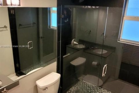Appartement à louer à Miami Beach, Floride: 1 chambre, 344.2 m2 № 1946880 - photo 8