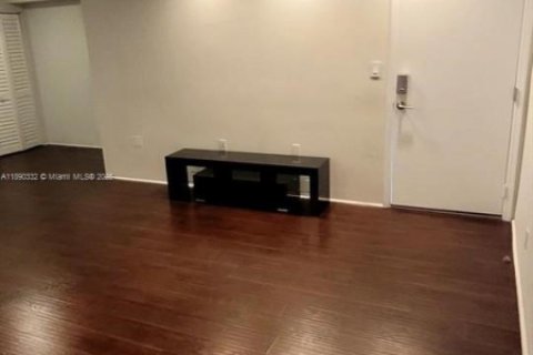Appartement à louer à Miami Beach, Floride: 1 chambre, 344.2 m2 № 1946880 - photo 4