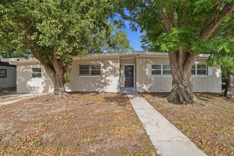 Casa en Orlando, Florida 3 dormitorios, 125.14 m2 № 2388300