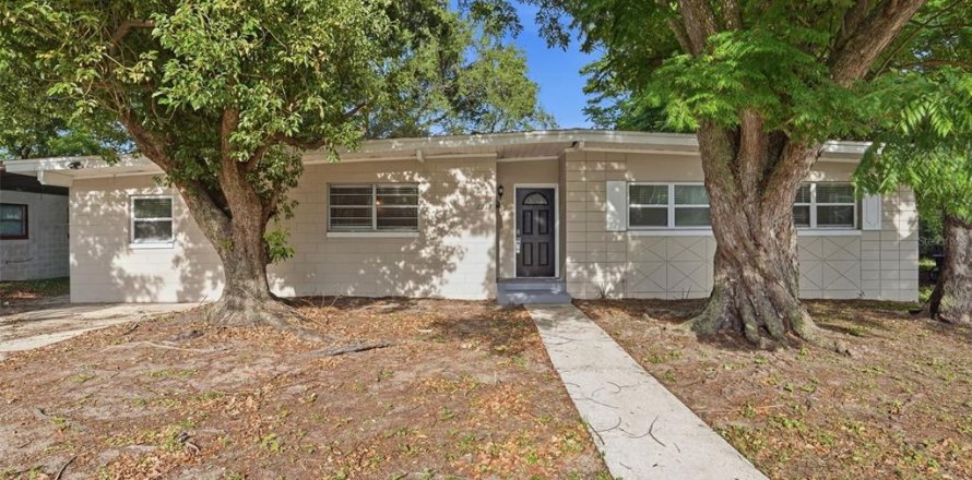 Casa en Orlando, Florida 3 dormitorios, 125.14 m2 № 2388300