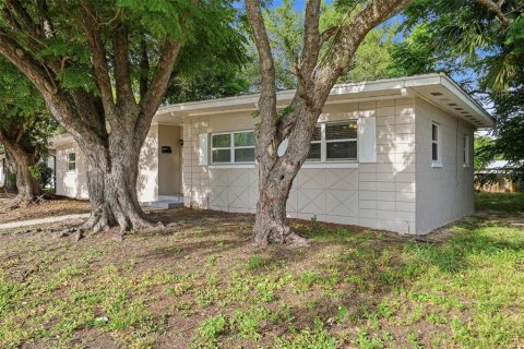 Casa en venta en Orlando, Florida, 3 dormitorios, 125.14 m2 № 2388300 - foto 2