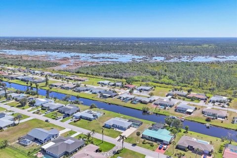House in Rotonda, Florida 4 bedrooms, 227.24 sq.m. № 1577454 - photo 3