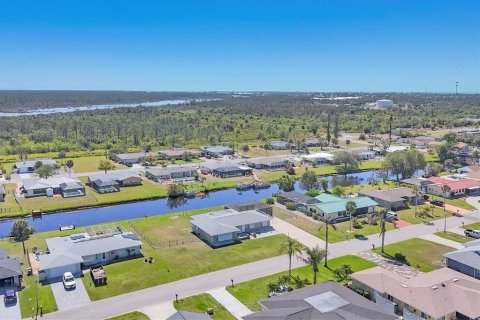 House in Rotonda, Florida 4 bedrooms, 227.24 sq.m. № 1577454 - photo 4