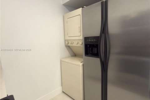 Copropriété à louer à Hialeah, Floride: 2 chambres, 69.68 m2 № 2154897 - photo 11