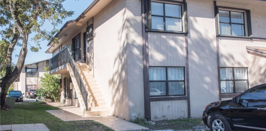Condo à Hialeah, Floride, 2 chambres  № 2154897