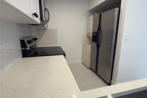 Copropriété à louer à Hialeah, Floride: 2 chambres, 69.68 m2 № 2154897 - photo 9