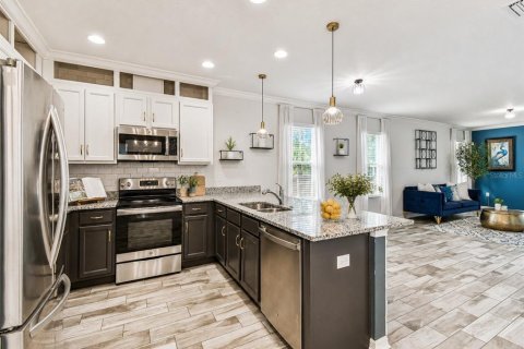 House in Tampa, Florida 3 bedrooms, 164.99 sq.m. № 2151944 - photo 9