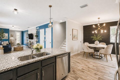 House in Tampa, Florida 3 bedrooms, 164.99 sq.m. № 2151944 - photo 12