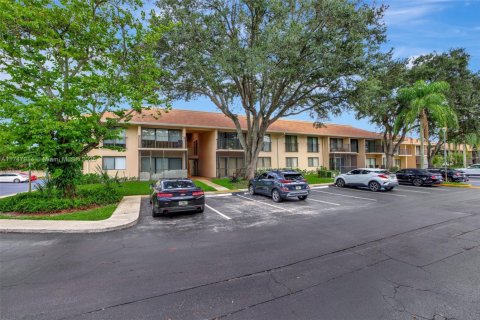 Condo in Hollywood, Florida, 1 bedroom  № 1760812 - photo 30