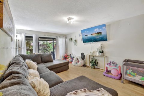 Condo in Hollywood, Florida, 1 bedroom  № 1760812 - photo 4