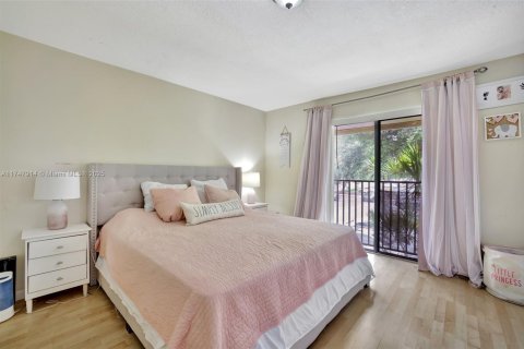 Condo in Hollywood, Florida, 1 bedroom  № 1760812 - photo 16