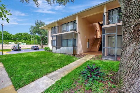 Condo in Hollywood, Florida, 1 bedroom  № 1760812 - photo 26