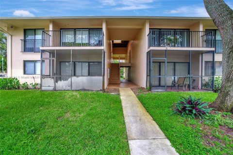 Condo in Hollywood, Florida, 1 bedroom  № 1760812 - photo 25