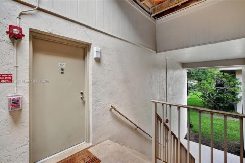 Condo in Hollywood, Florida, 1 bedroom  № 1760812 - photo 22