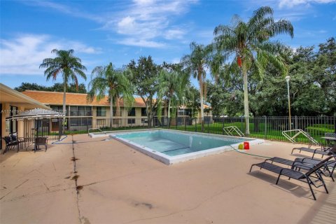 Condo in Hollywood, Florida, 1 bedroom  № 1760812 - photo 28