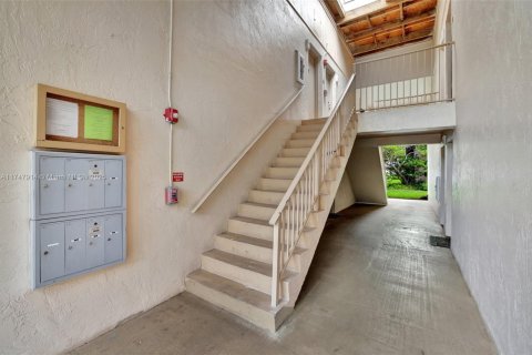 Condo in Hollywood, Florida, 1 bedroom  № 1760812 - photo 21