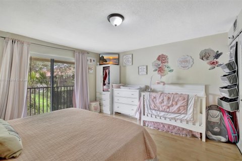 Condo in Hollywood, Florida, 1 bedroom  № 1760812 - photo 15