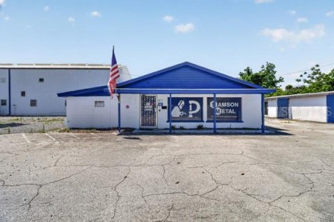 Commercial property in Lakeland, Florida 2263.01 sq.m. № 2111054