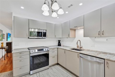 Condo in Clearwater, Florida, 2 bedrooms  № 1825221 - photo 12