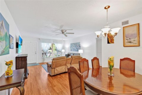 Condo in Clearwater, Florida, 2 bedrooms  № 1825221 - photo 11