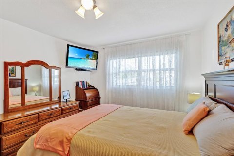 Condo in Clearwater, Florida, 2 bedrooms  № 1825221 - photo 17