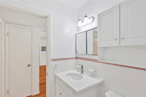 Condo in Clearwater, Florida, 2 bedrooms  № 1825221 - photo 19