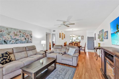 Condo in Clearwater, Florida, 2 bedrooms  № 1825221 - photo 6